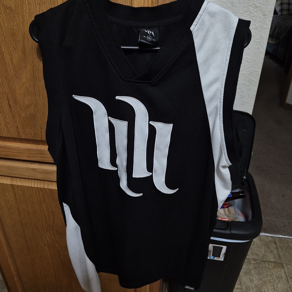 Black & White Huntinhton & Hart Muscle Shirt Graphic Athletic Jersey